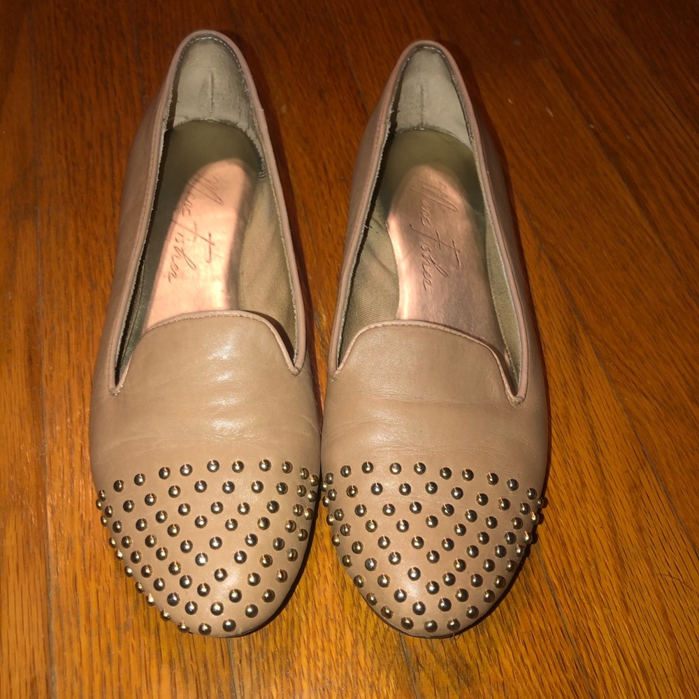 Blowfish gold studded flats in tan- Sz 5.5